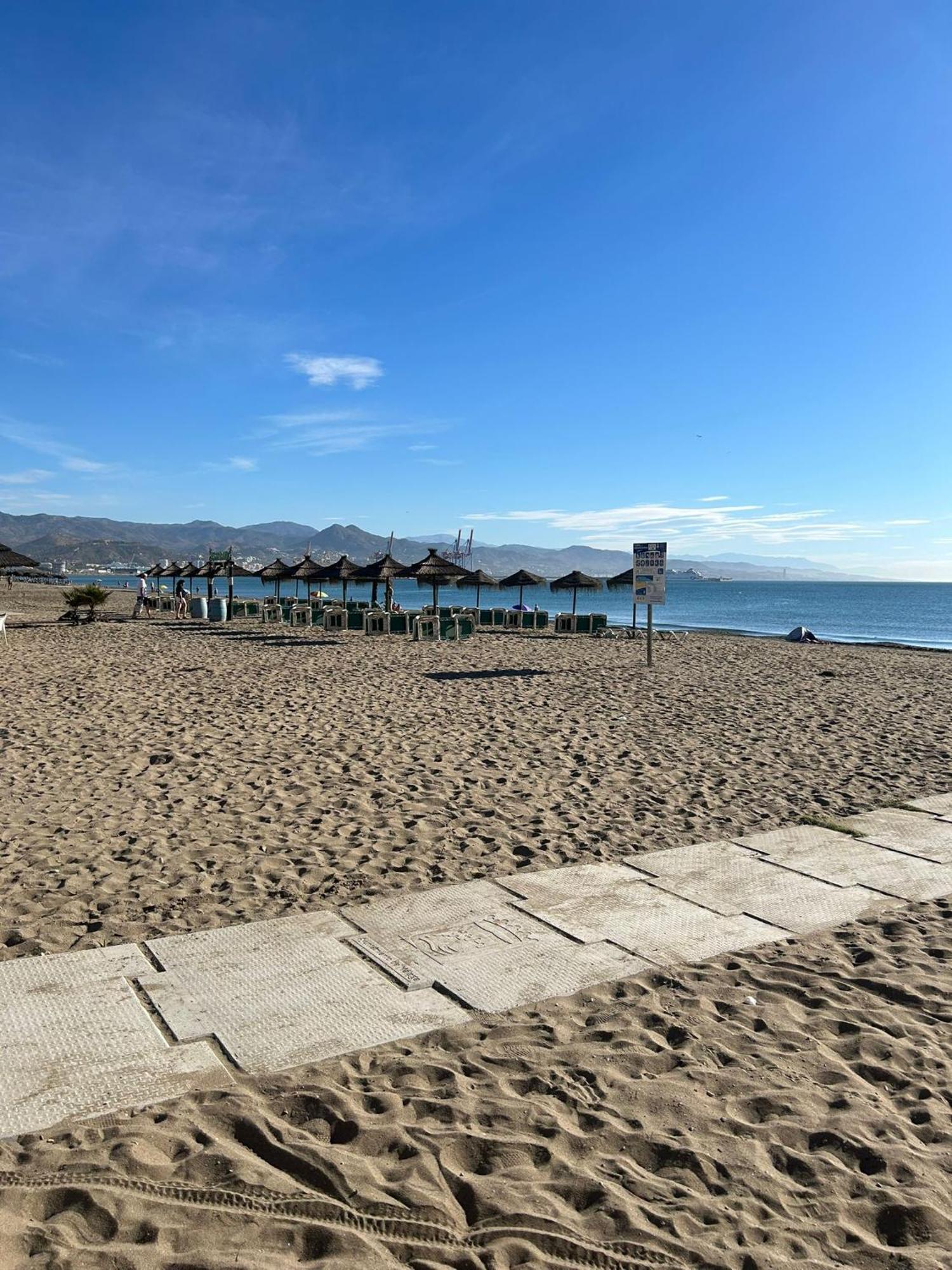 Apartamento Jardin Del Mar Malaga Luaran gambar